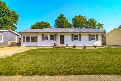 310 E 12th St, Brookston, IN, 47923-8412 | Card Image