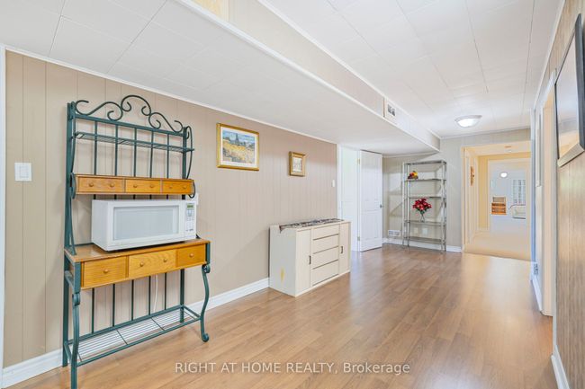 42 Valleyview Rd, House other with 5 bedrooms, 2 bathrooms and 6 parking in Brampton ON | Image 27