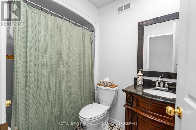 343 Sunrise Cres, House other with 4 bedrooms, 3 bathrooms and 4 parking in Kingston ON | Image 23