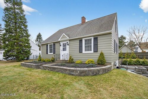 17 Schuyler Avenue, Colonie, NY, 12110 | Card Image