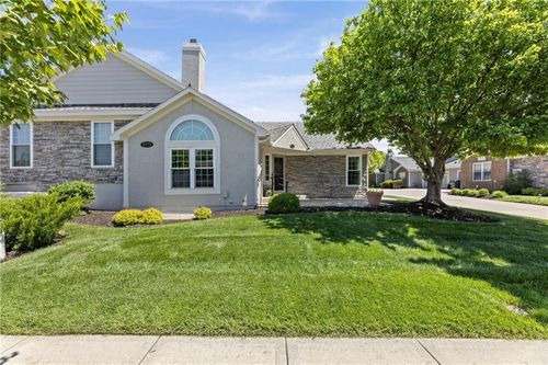 201-12001 S Tallgrass Dr, Olathe, KS, 66061-7360 | Card Image