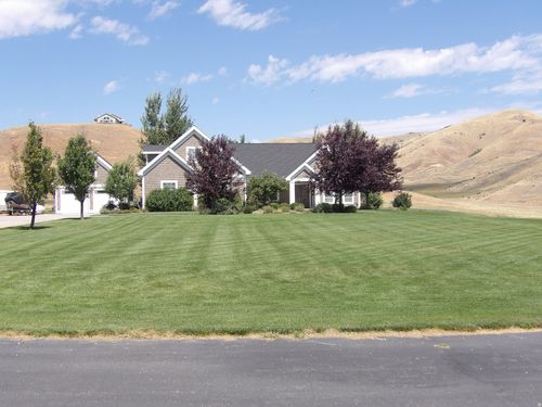 2137 Lake View Cir, Preston, ID, 83263-3400 | Card Image