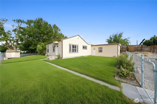 278 Calla Loop Nw, Royal City, WA, 99357-3000 | Card Image
