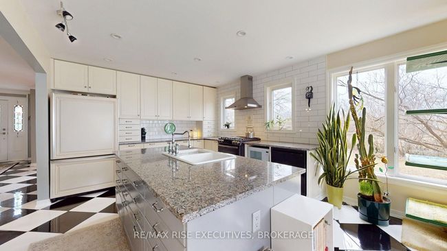 1957 Rosedale Dr, House other with 4 bedrooms, 4 bathrooms and 4 parking in Glenburnie ON | Image 10