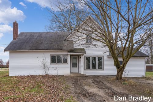 15805 Grant St, Coral, MI, 49322-9760 | Card Image