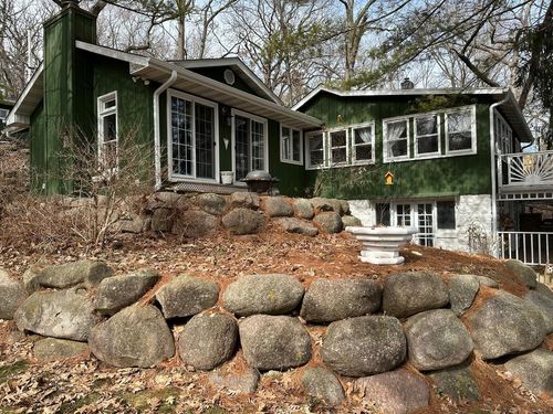 10488 N East Riverview Dr, Edgerton, WI, 53534-9175 | Card Image