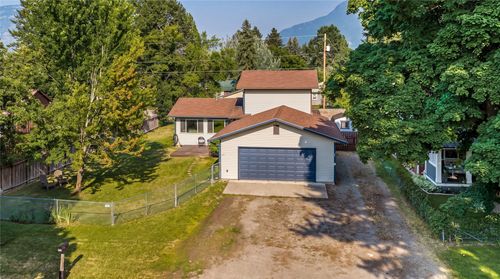 121 2nd Ave E, Columbia Falls, MT, 59912-3319 | Card Image