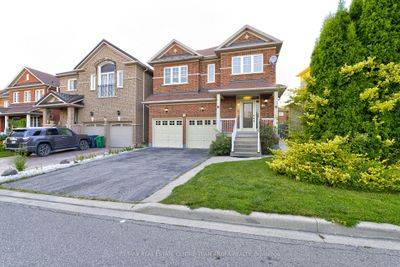 10 Pergola Way, House other with 3 bedrooms, 4 bathrooms and 6 parking in Brampton ON | Image 2