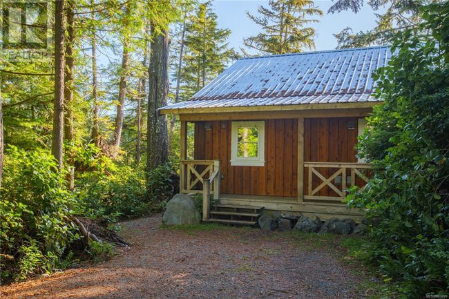 225 Boardwalk Blvd, House other with 2 bedrooms, 1 bathrooms and 2 parking in Ucluelet BC | Image 6