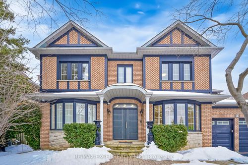 12 Moses Cres, Markham, ON, L6C1S5 | Card Image