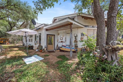 501 Limestone Ln, Driftwood, TX, 78619-8004 | Card Image