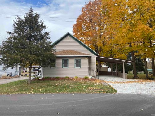 915 E Garfield St, Warsaw, IN, 46580-3045 | Card Image