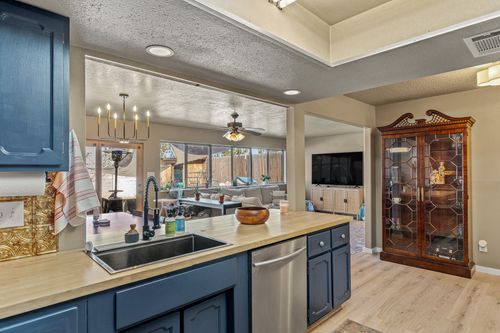 3317 James St, Santa Fe, NM, 87507-5042 | Card Image