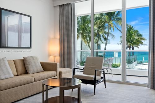 623-4391 Collins Ave, Miami Beach, FL, 33140-3212 | Card Image