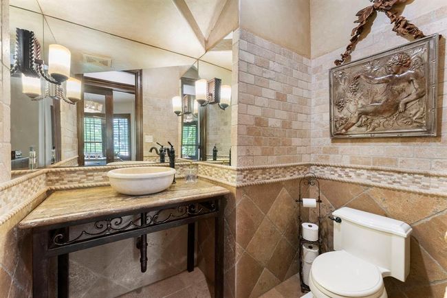 Powder Room | Image 17