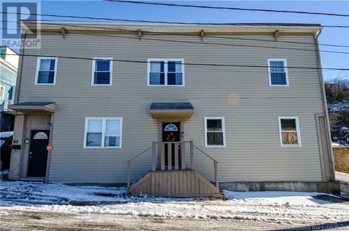 82 Bridge St, Saint John, NB, E2K1S3 | Card Image