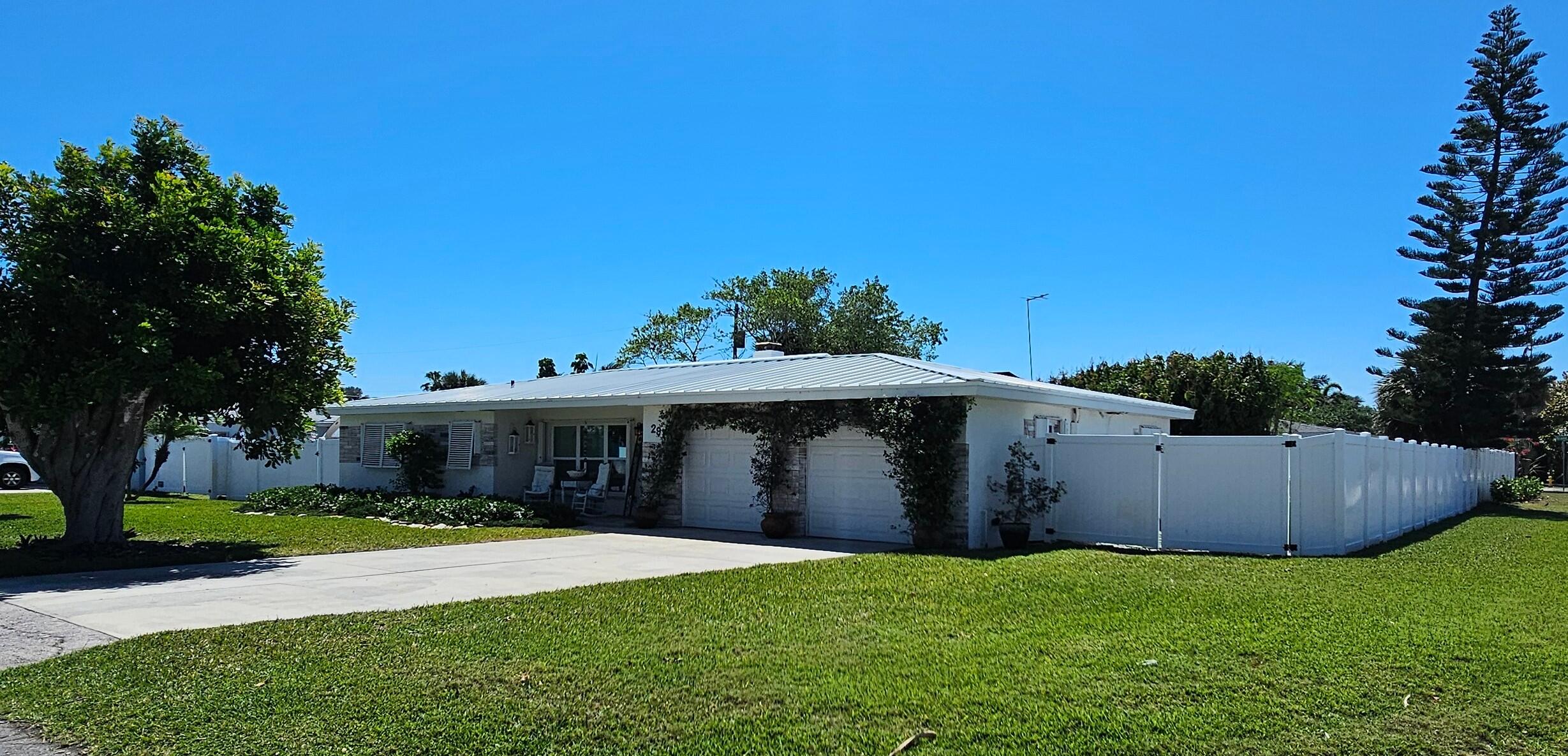 Glenwood Ave, Satellite Beach, FL 32937