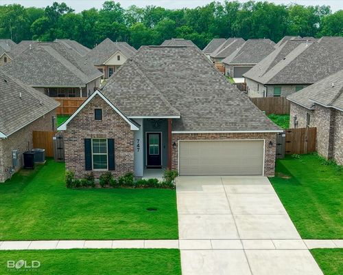 747 Crozier Dr, Bossier City, LA, 71111-2506 | Card Image