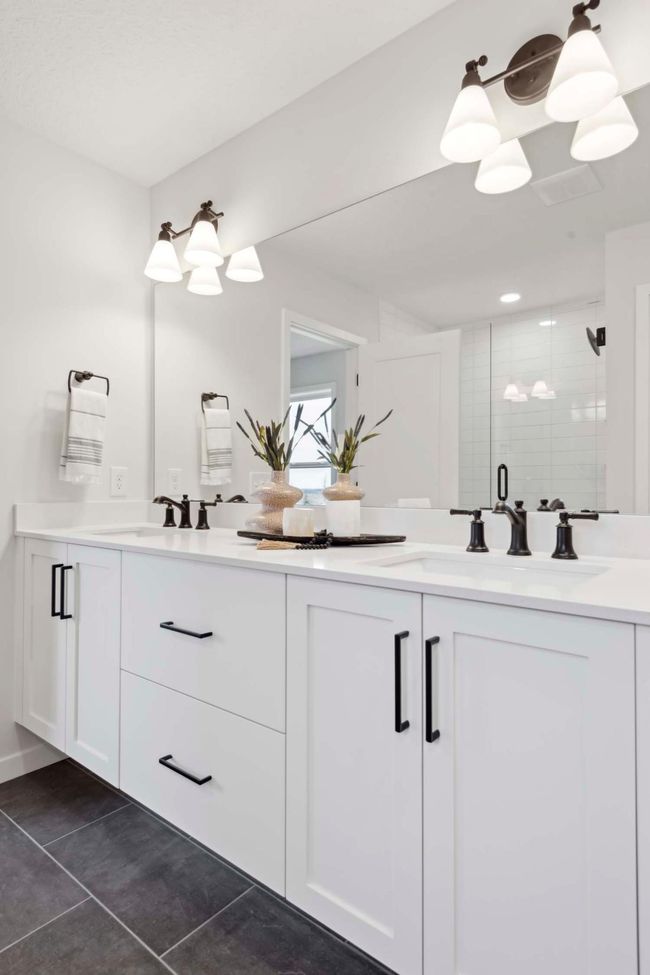 Photo taken from previous model with a similar floorplan. While similar, some options shown in the picture may not be included in this pricing. Please ask for a detailed list of included features for this listing. | Image 51