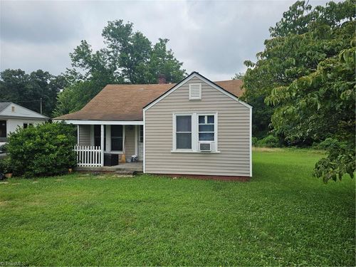 1547 Barnes St, Reidsville, NC, 27320-5750 | Card Image