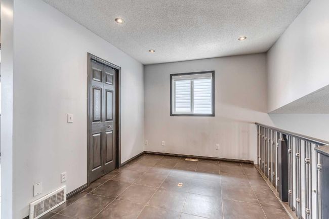 6 Bridlecrest Boulevard Sw, Home with 3 bedrooms, 2 bathrooms and 2 parking in Calgary AB | Image 15