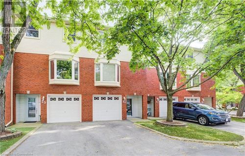 26-130 Livingston Ave, Grimsby, ON, L3M4W5 | Card Image