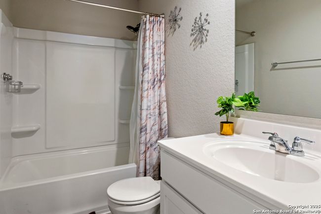 14550 Open Range Rd, House other with 4 bedrooms, 3 bathrooms and null parking in Lytle TX | Image 15