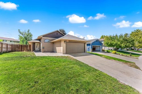 677 N Shady Grove Way, Kuna, ID, 83634-2171 | Card Image