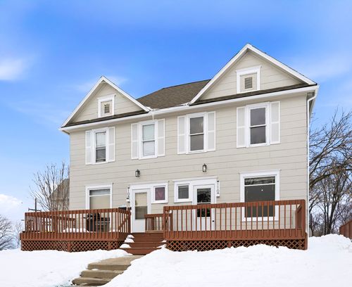 108-110 E Iroquois St, Freeport, IL, 61032-5211 | Card Image