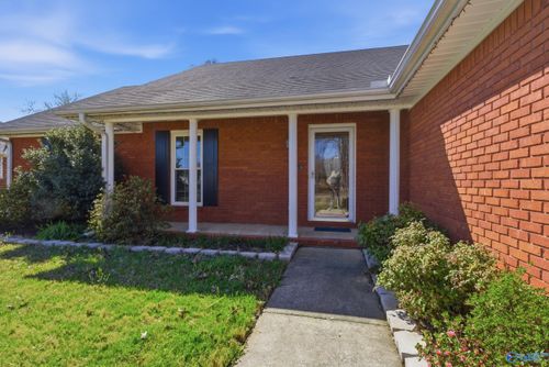 2307 Winthrop Dr Sw, Decatur, AL, 35603-1153 | Card Image
