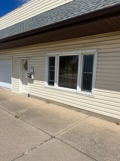 110 W Main St, Royal, IL, 61871-6061 | Card Image