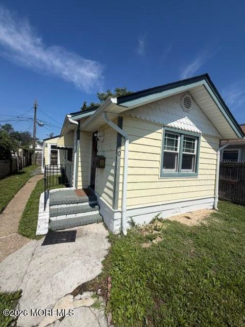 30 Seaside Pl, Keansburg, NJ, 07734-1607 | Card Image