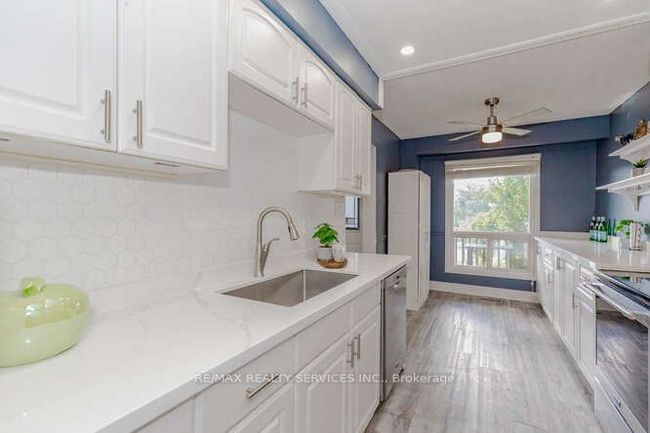 32 Simmons Blvd, House other with 3 bedrooms, 2 bathrooms and 4 parking in Brampton ON | Image 13