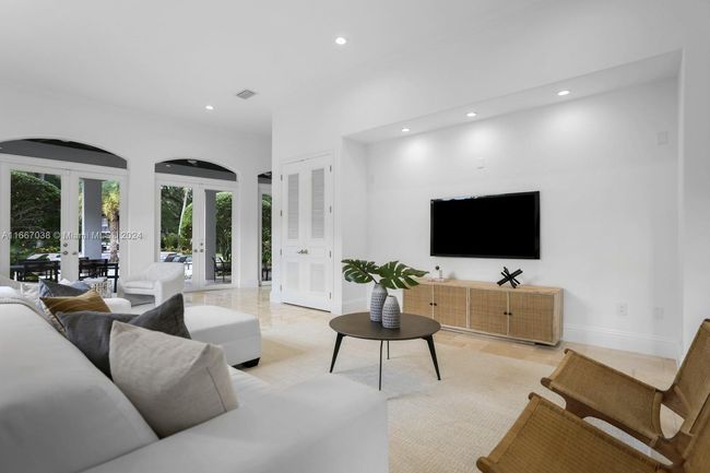 5837 Sw 102 Nd St, House other with 6 bedrooms, 6 bathrooms and null parking in Pinecrest FL | Image 18