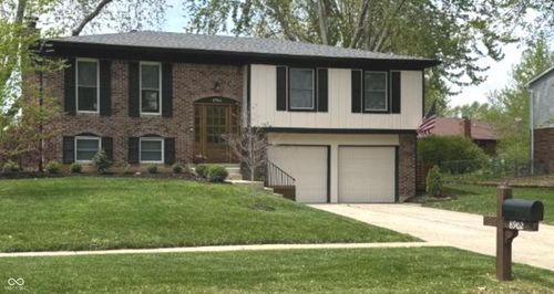 8902 Royal Meadow Dr, Indianapolis, IN, 46217-5078 | Card Image