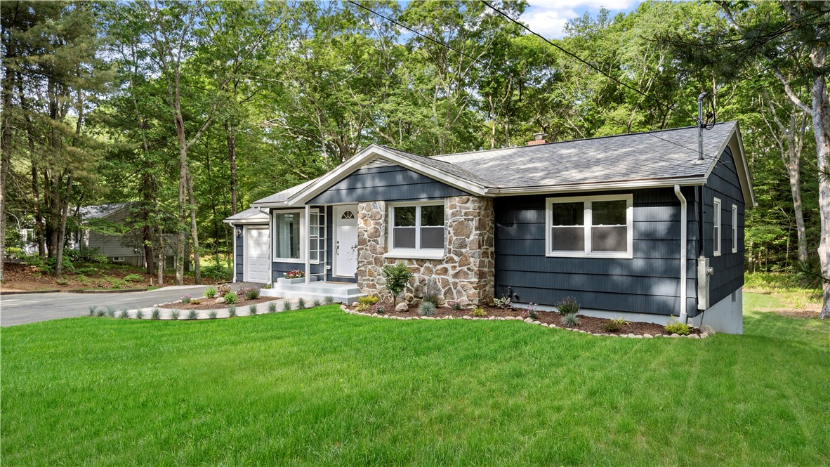 Shippeetown Rd, East Greenwich, RI 02818