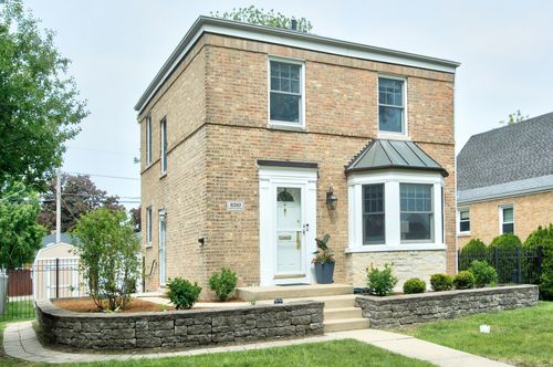 8310 N Oriole Ave, Niles, IL, 60714-2556 | Card Image