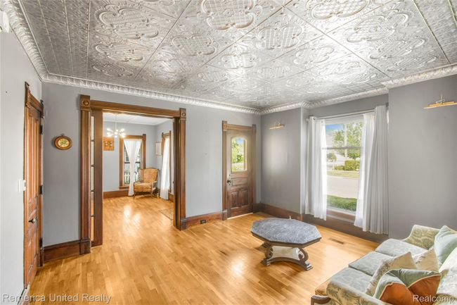 122Chestnut_FormalLivingRoom | Image 11