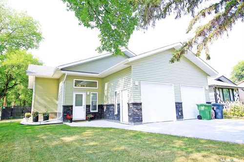 261 Maple Ave, Yorkton, SK, S3N1W8 | Card Image