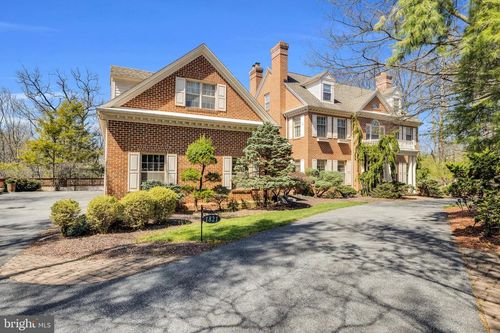 1821 Museum Rd, WYOMISSING, PA, 19610-2800 | Card Image