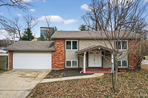 1704 Marsha Ln, Maryland Heights, MO, 63043-2937 | Card Image