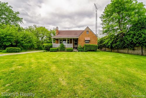 11660 Telegraph Rd, Carleton, MI, 48117-9044 | Card Image