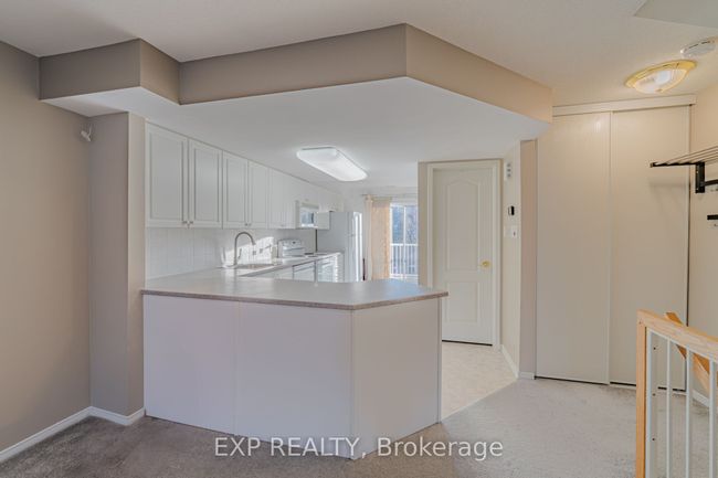 254 Cresthaven Dr, Condo with 2 bedrooms, 3 bathrooms and 1 parking in Ottawa ON | Image 10