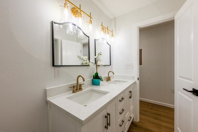 106 W Heron Dr, House other with 4 bedrooms, 3 bathrooms and null parking in Highland Haven TX | Image 24
