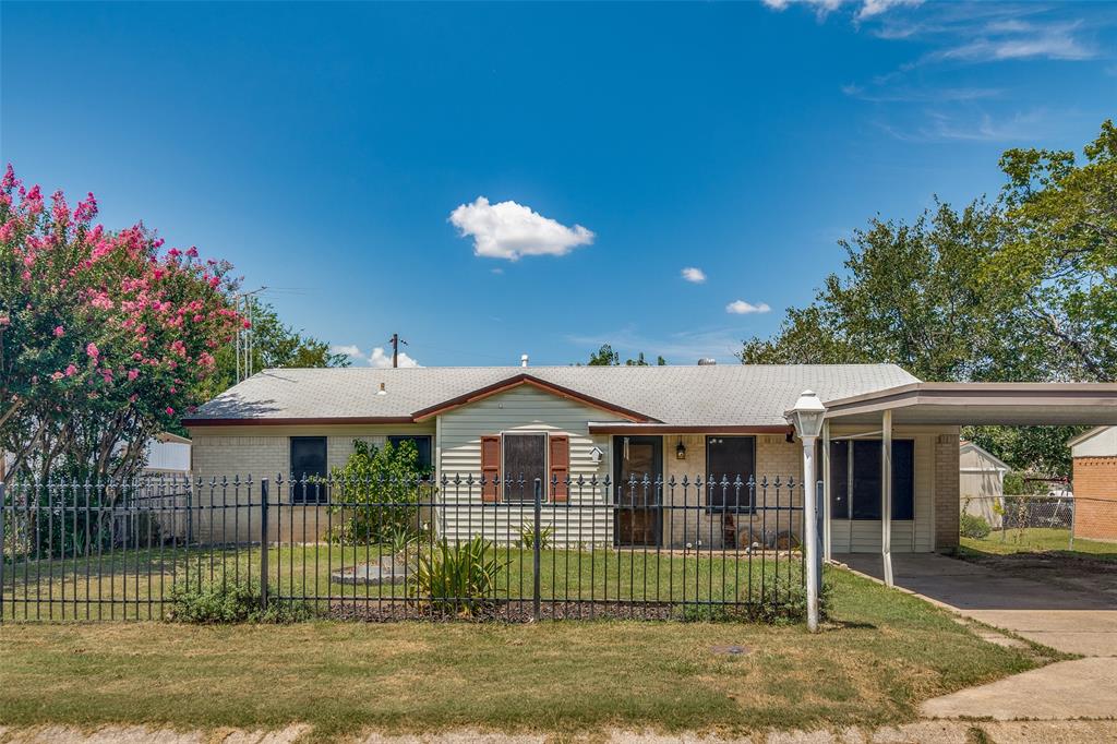 Mohawk Dr, Balch Springs, TX 75180