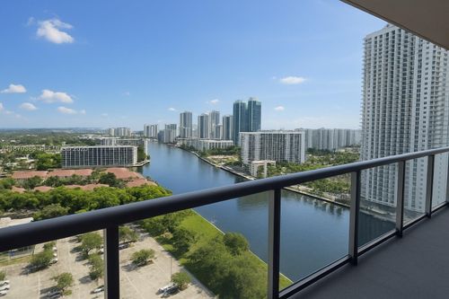 r2510-2602 E Hallandale Beach Blvd, Hallandale Beach, FL, 33009-4819 | Card Image