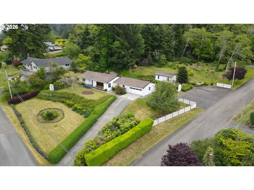1338 D St, Coos Bay, OR, 97420-4460 | Card Image