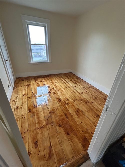3-128 Eastern, Worcester, MA, 01605 | Card Image