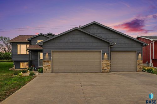 3912 S Pisidian Ave, Sioux Falls, SD, 57110-7672 | Card Image
