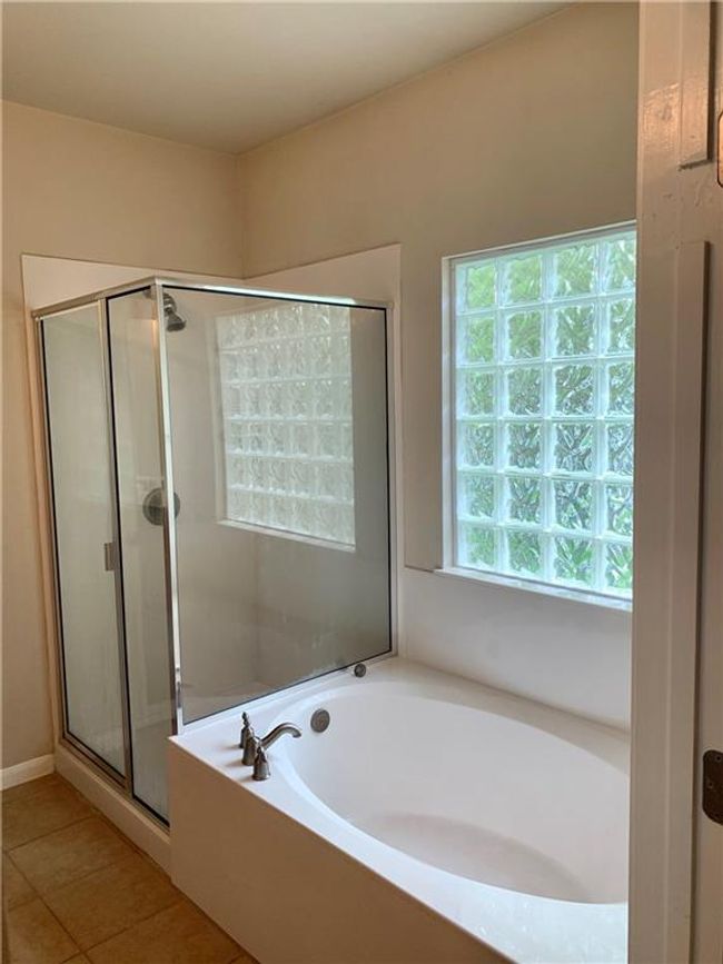 1118 Boxwood Loop, House other with 4 bedrooms, 2 bathrooms and 4 parking in Georgetown TX | Image 10